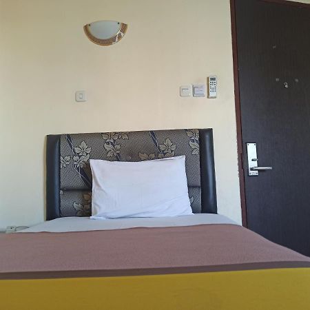 Al-Badar Hotel Syariah Makassar Exterior photo